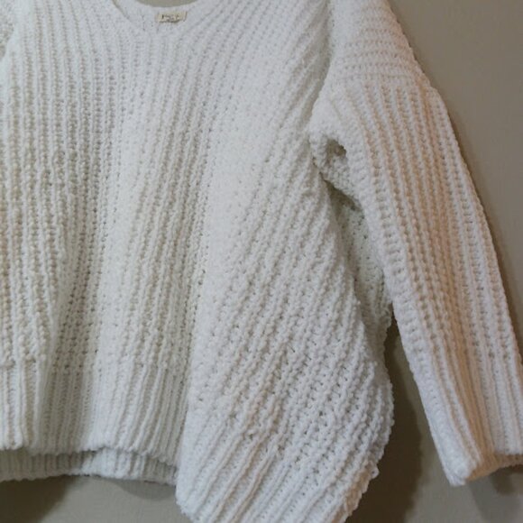 POL Ultra Soft Oversized Thick Chunky Deep V-Neck Sweater Cozy Warm Staple L - Picture 5 of 11